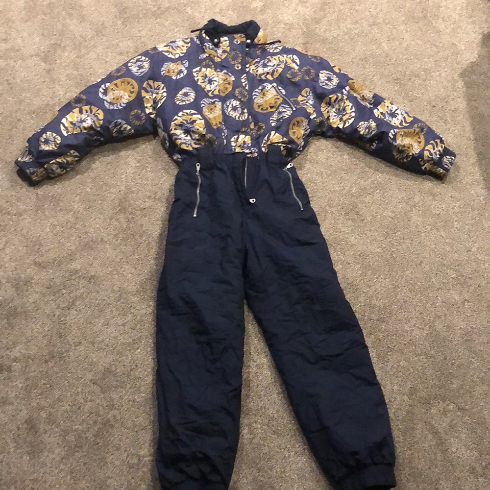 Vintage Etirel snowsuit. Perfect condition. Size 10. Super warm and cute.